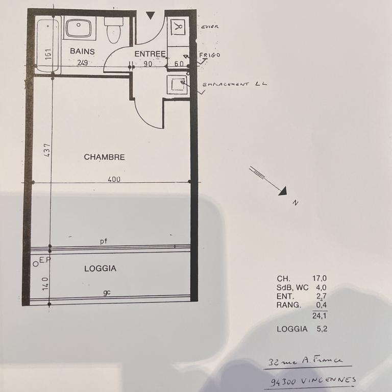 VINCENNES, Studio en rez de jardin avec parking