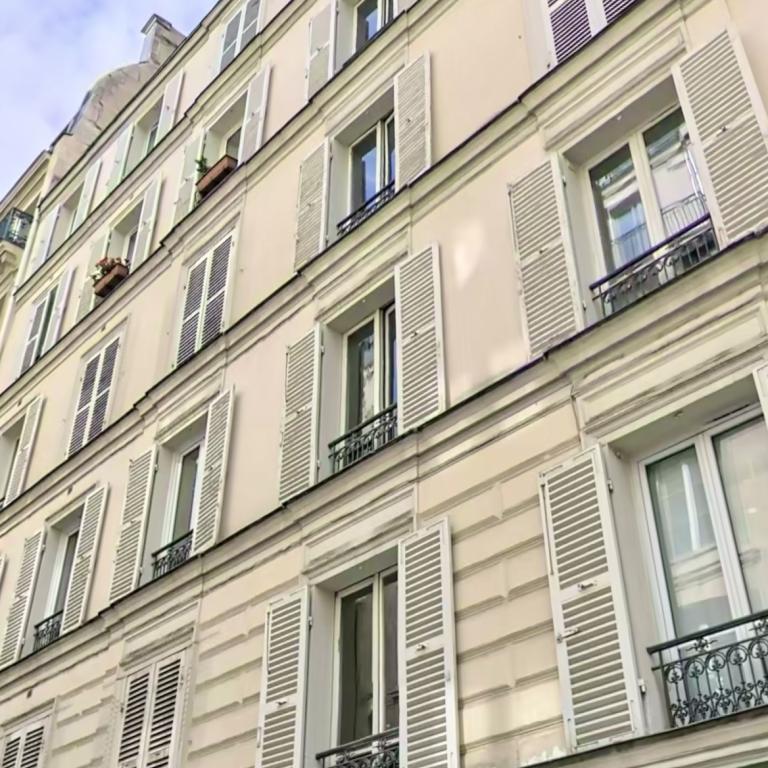 A LOUER 2 pièces  Paris IVème 30.51m².