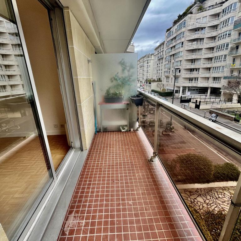 Boulogne Billancourt, Studio 23,11m² refait neuf avec PARKING