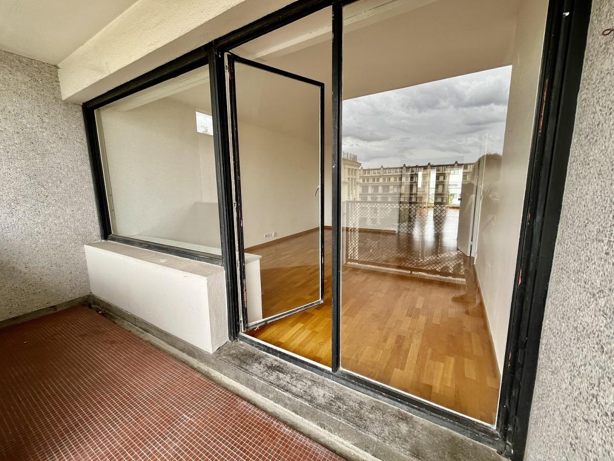 A LOUER PARIS XVIème 3P de 80m2 + Balcon/terrasse CAVE ET PKG INCLUS