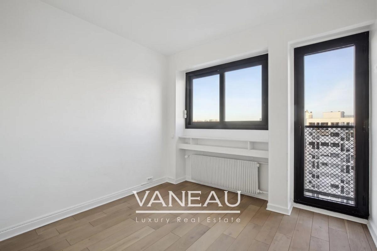 A LOUER PARIS XVIème 3P de 80m2 + Balcon/terrasse CAVE ET PKG INCLUS