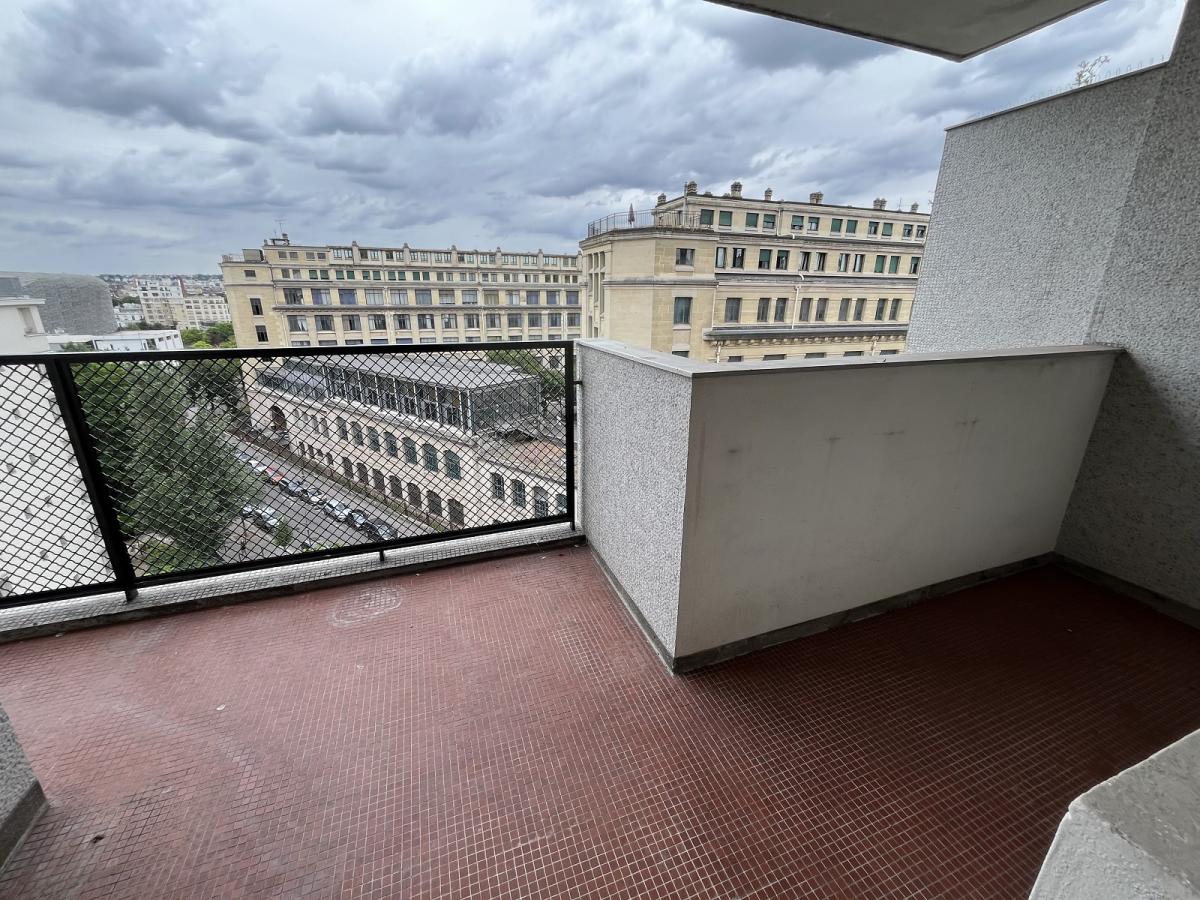 A LOUER PARIS XVIème 3P de 80m2 + Balcon/terrasse CAVE ET PKG INCLUS