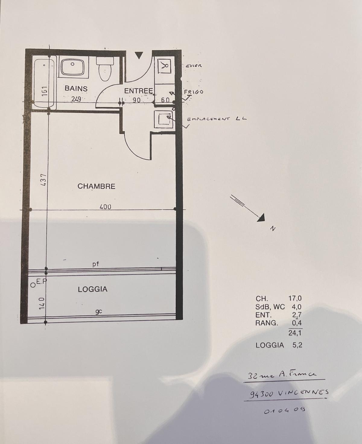 VINCENNES, Studio en rez de jardin avec parking