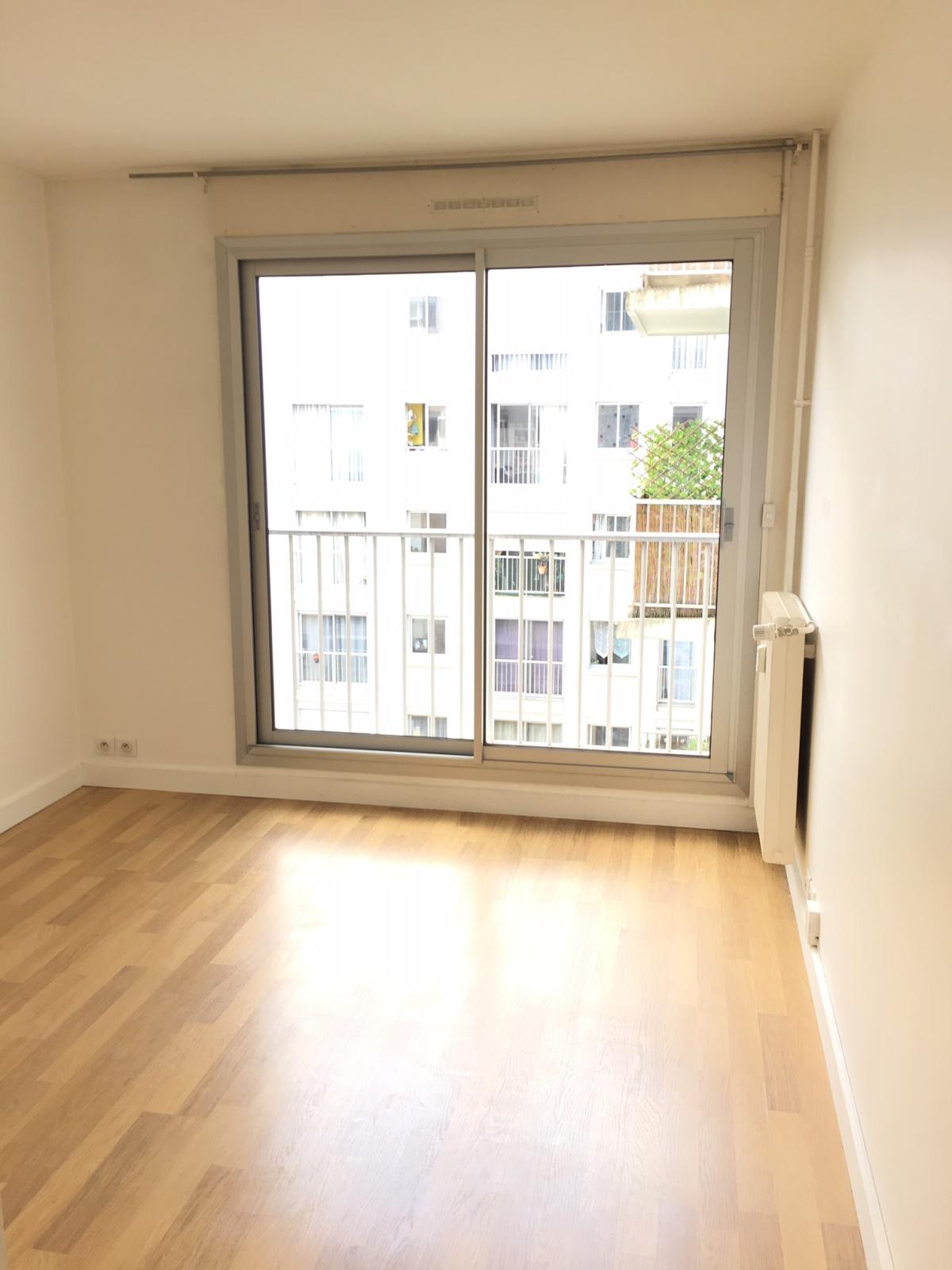 A LOUER  Studio  17.49m² Paris XIIème. PICPUS-BEL AIR