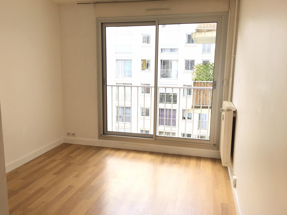 A LOUER  Studio  17.49m² Paris XIIème. PICPUS-BEL AIR