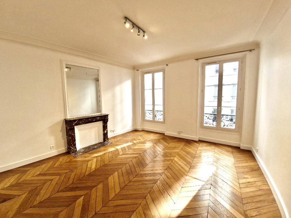 A LOUER BEL APPARTEMENT 3P 72M² RUE DE RIVOLI