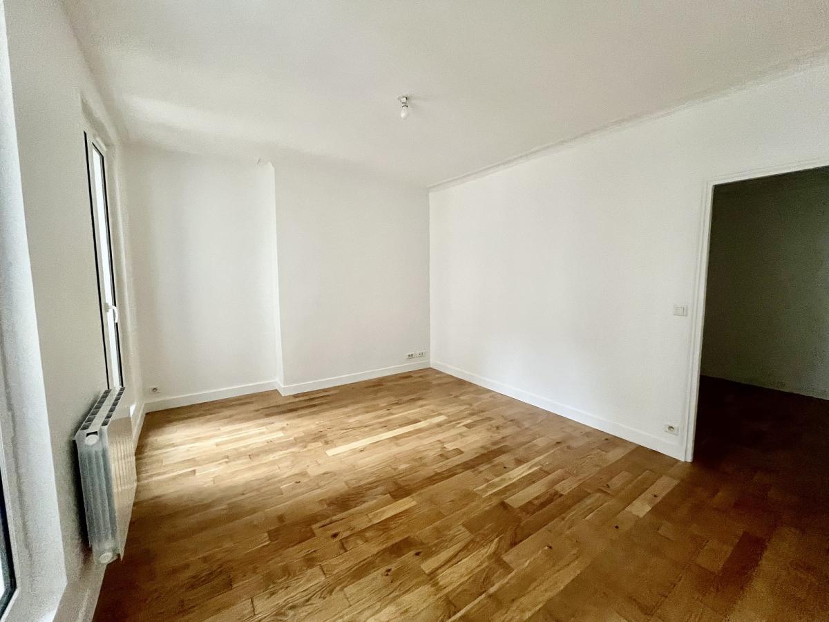 A LOUER 47.22m²  Paris VIIème  SEVRES VANEAU