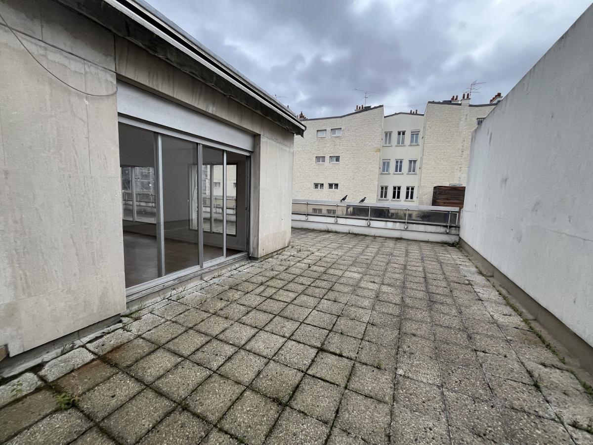 A LOUER 2 PIECES 61m2 avec GRANDE TERRASSE 70m² PARIS XVème