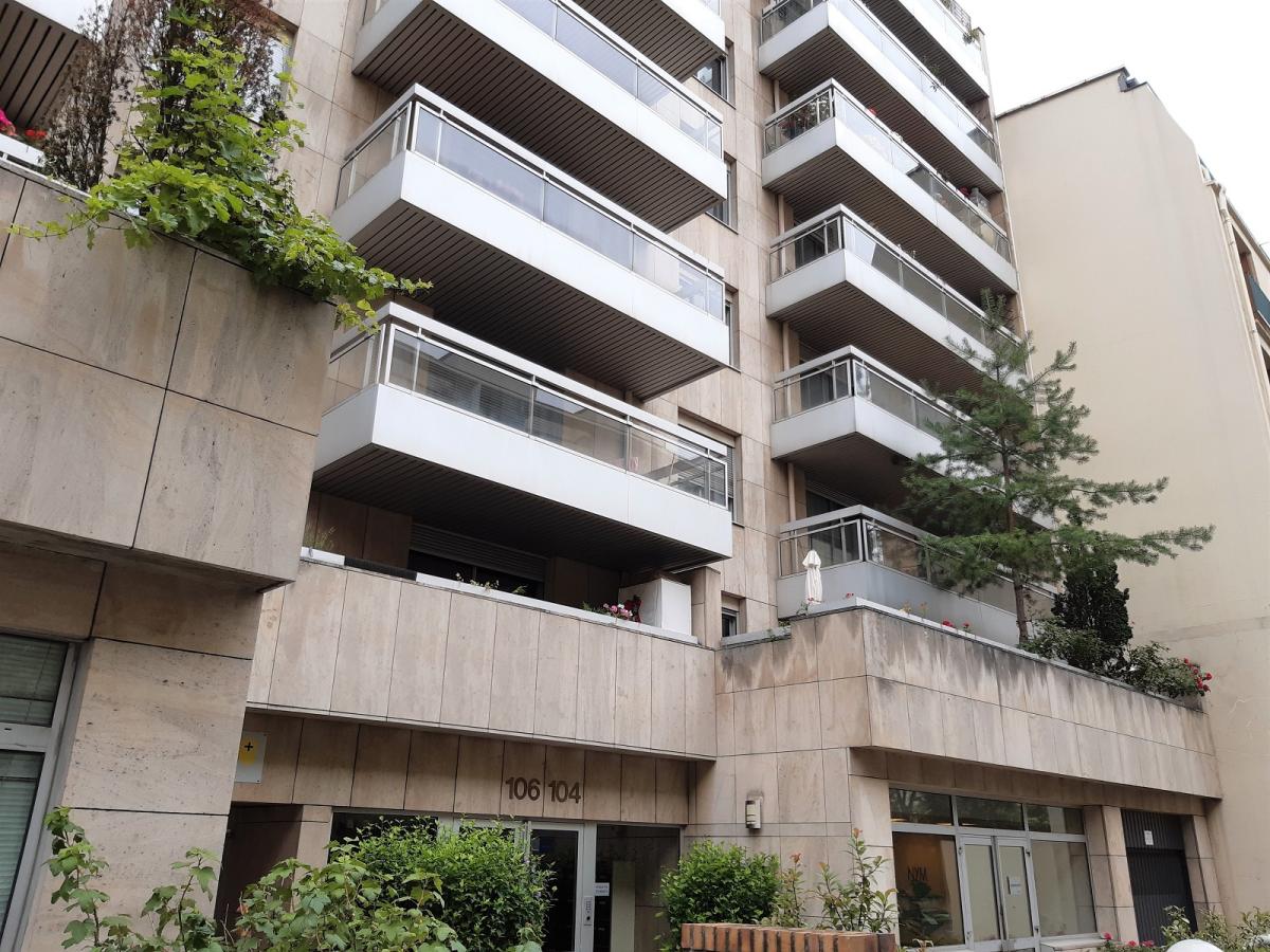 Boulogne Billancourt, rue d'Aguesseau, STUDIO 26M,42m² avec TERRASSE 