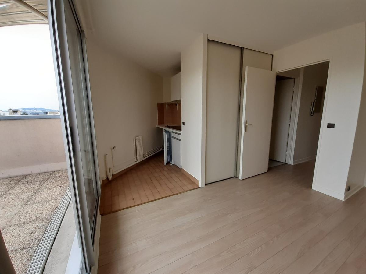 Boulogne Billancourt, rue d'Aguesseau, STUDIO 26M,42m² avec TERRASSE 